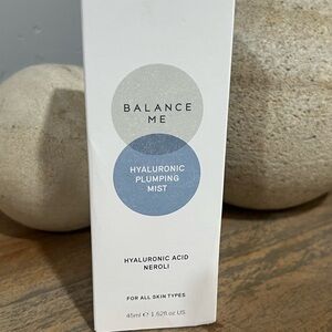 Hyaluronic Plumping Mist - White and Blue